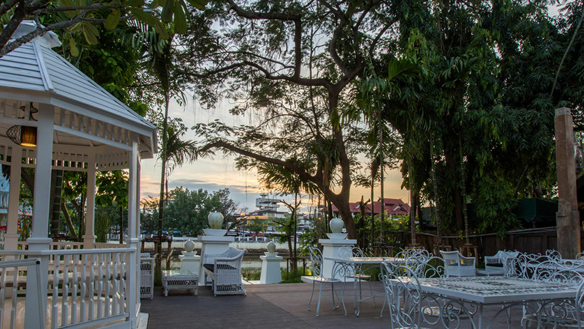 B2 Riverside Colonial Hotel Чіангмай Екстер'єр фото